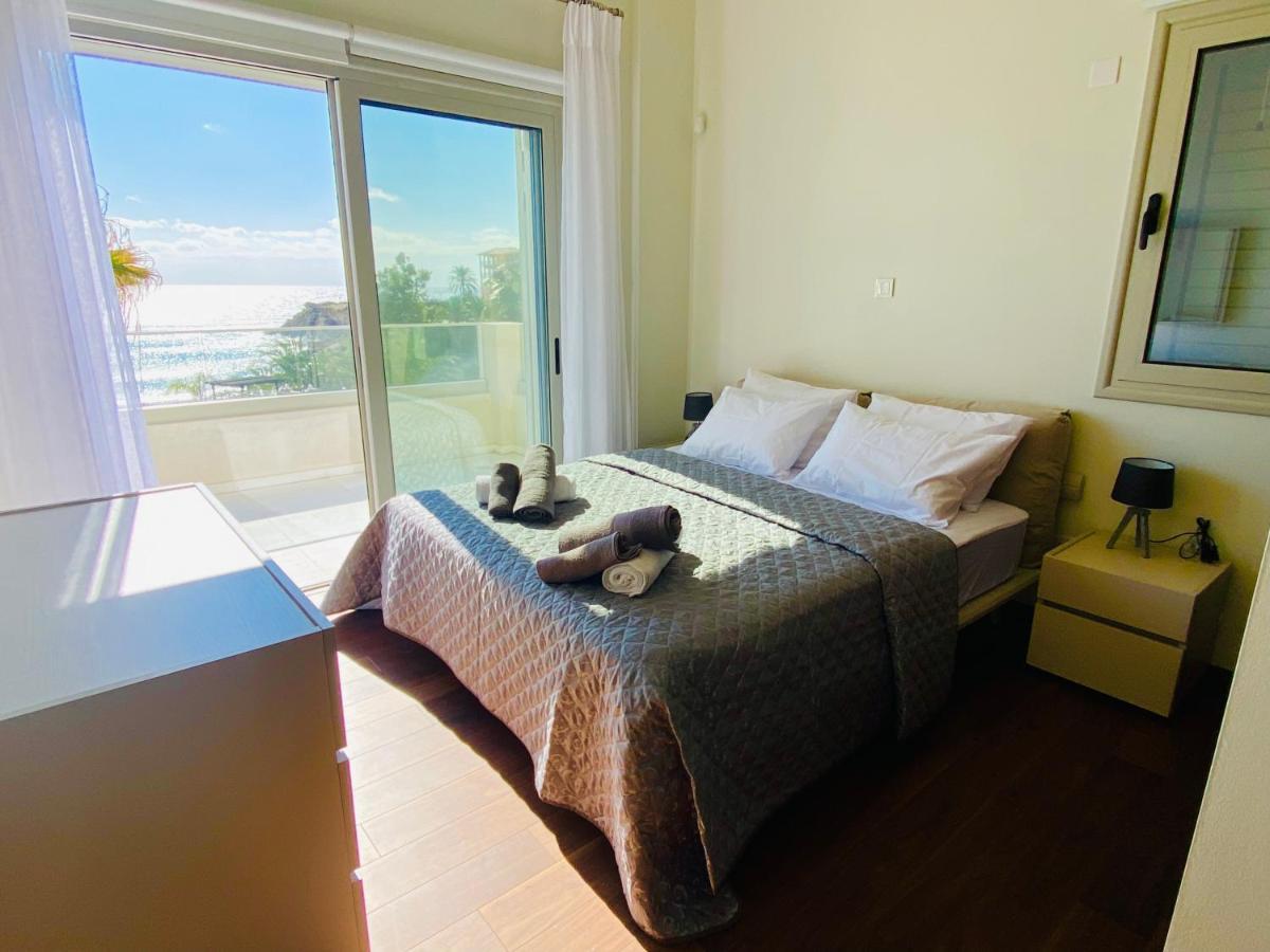 Coral Bay Beach Villa Пафос Экстерьер фото