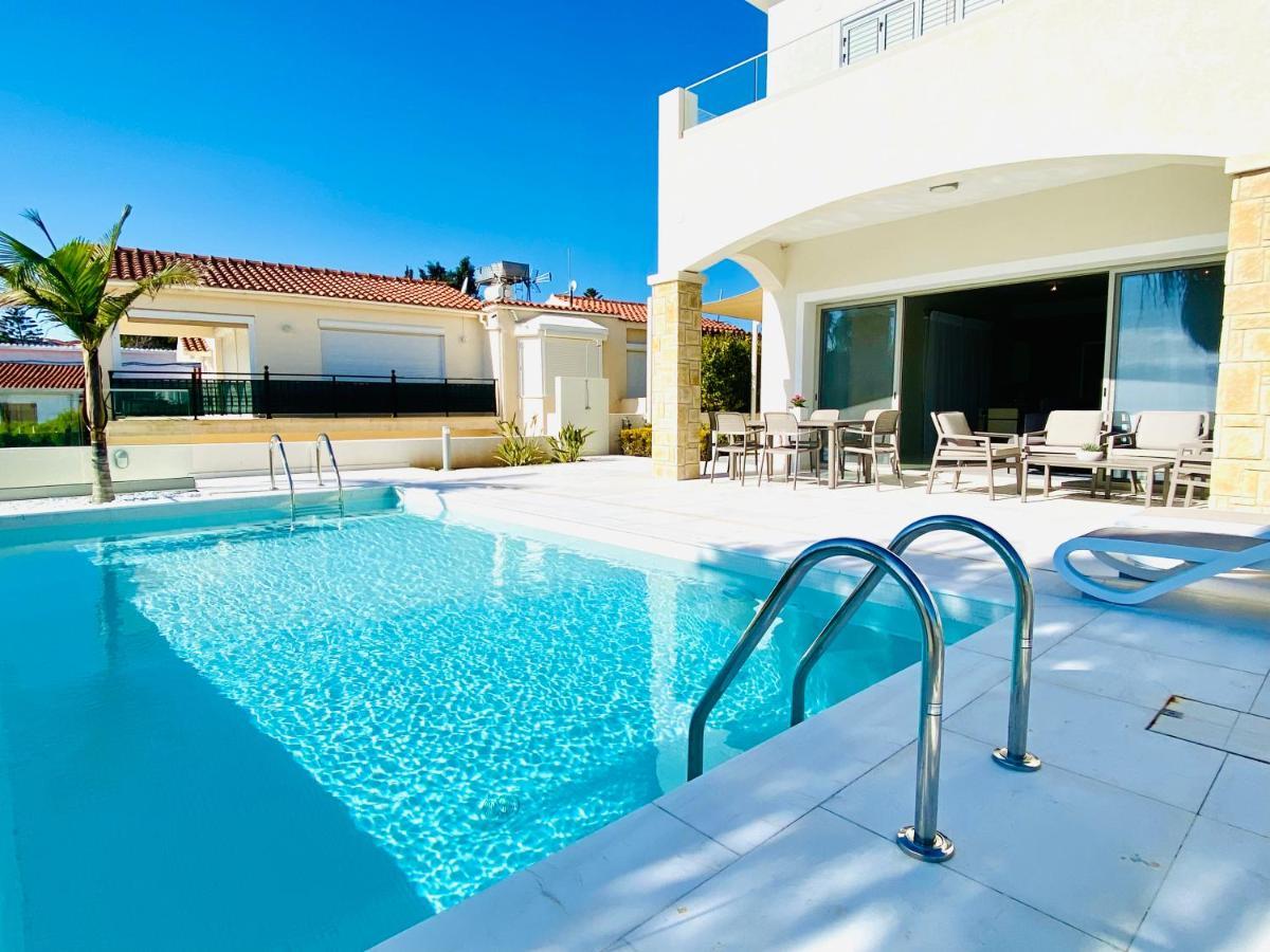 Coral Bay Beach Villa Пафос Экстерьер фото