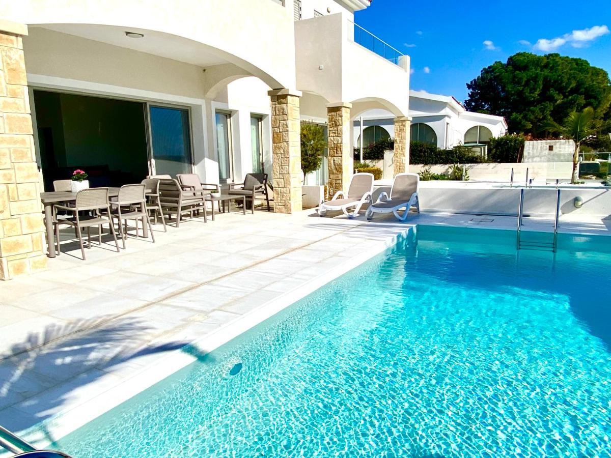 Coral Bay Beach Villa Пафос Экстерьер фото