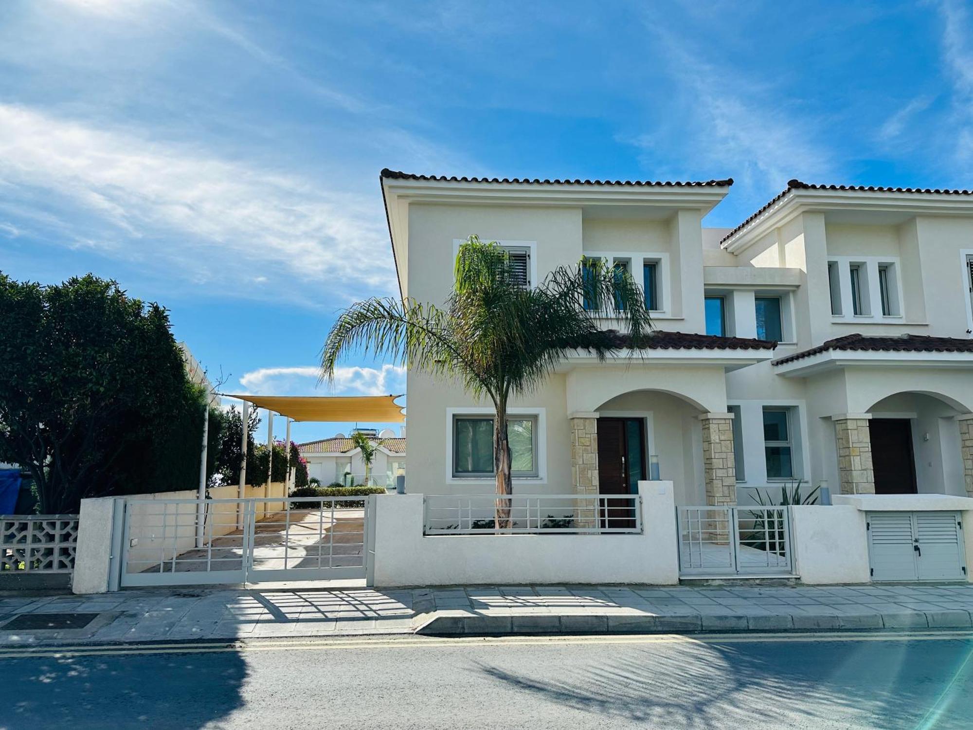 Coral Bay Beach Villa Пафос Экстерьер фото